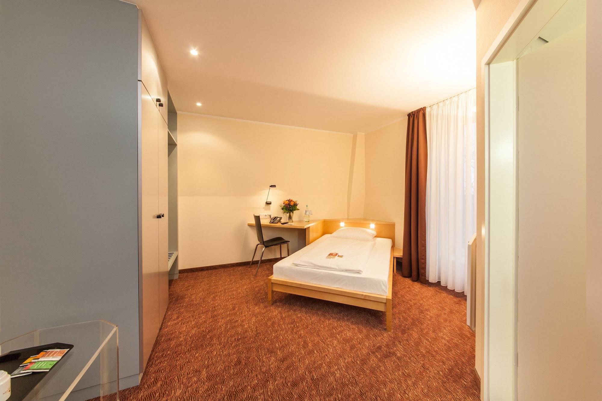 Select Hotel Silence Garden Koeln Esterno foto