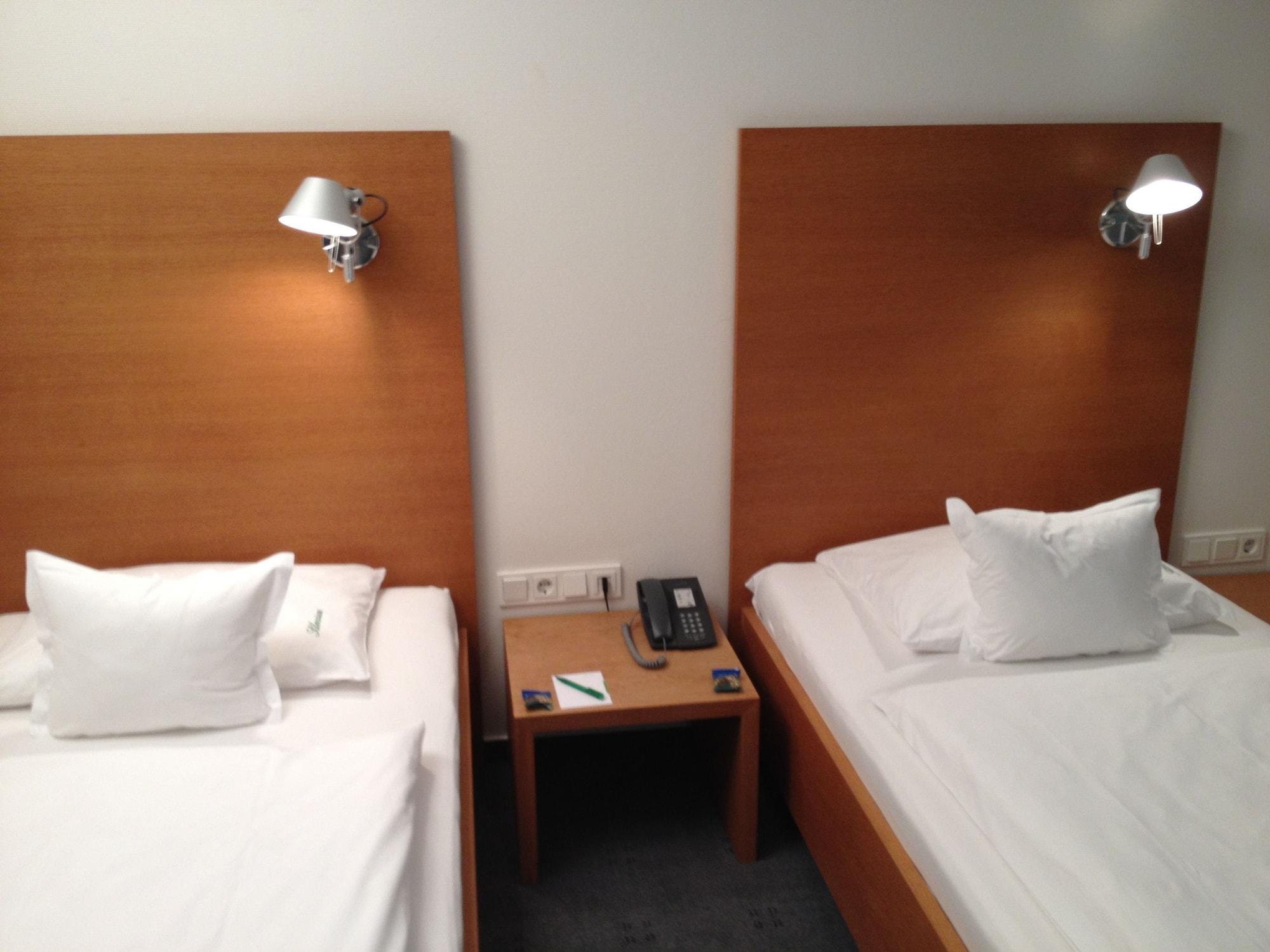 Select Hotel Silence Garden Koeln Esterno foto