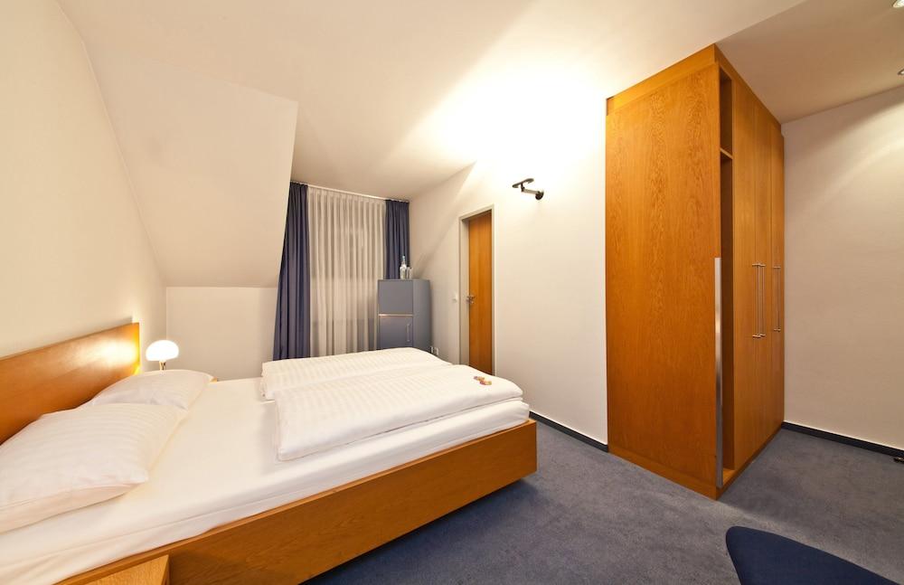Select Hotel Silence Garden Koeln Esterno foto