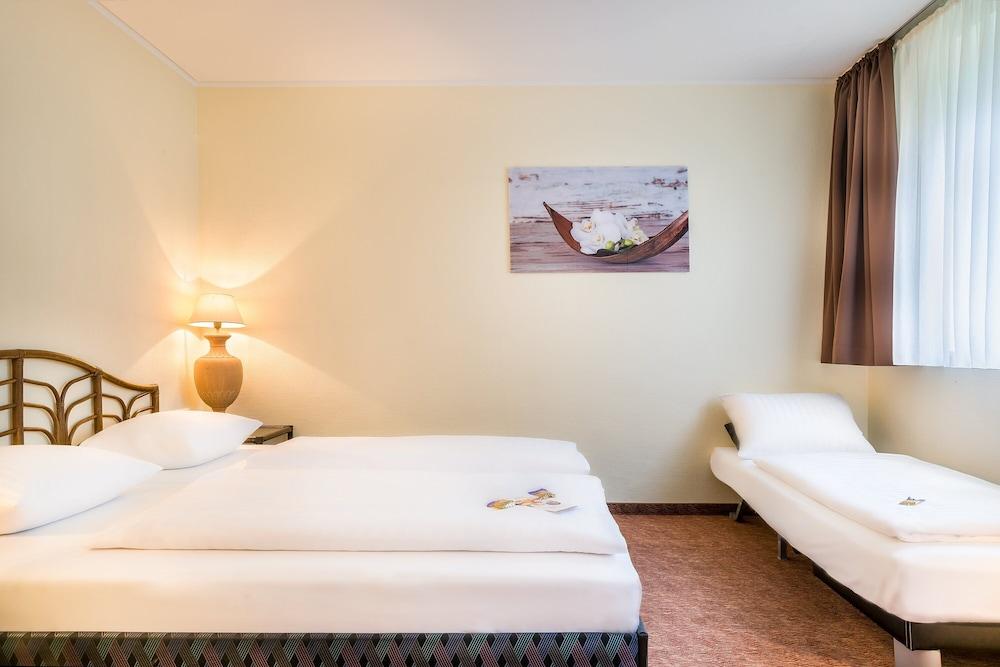 Select Hotel Silence Garden Koeln Esterno foto