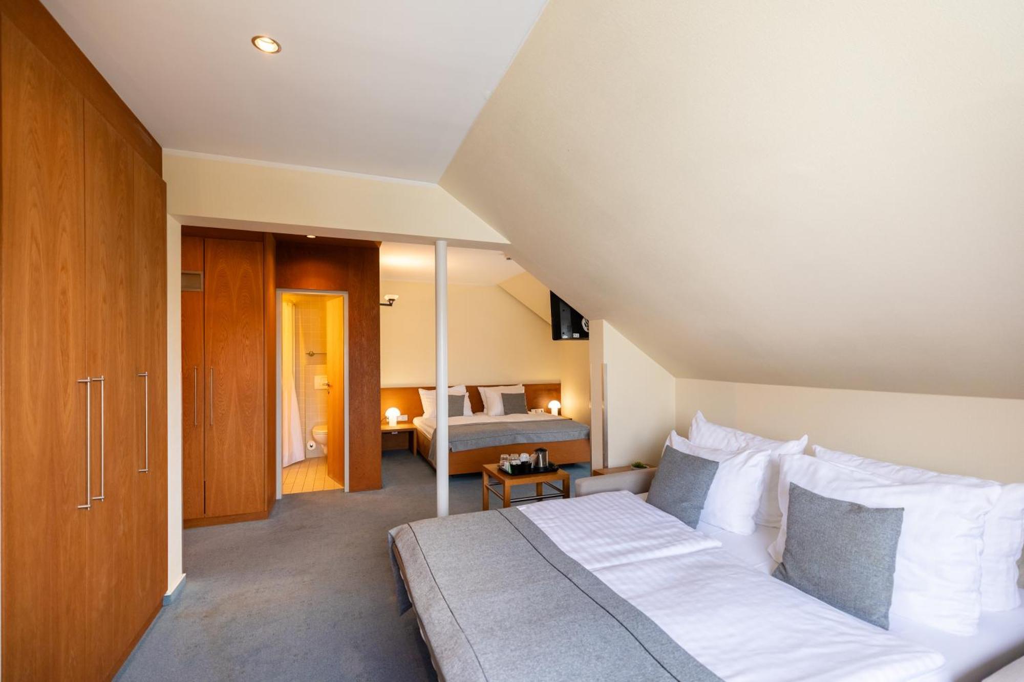 Select Hotel Silence Garden Koeln Esterno foto