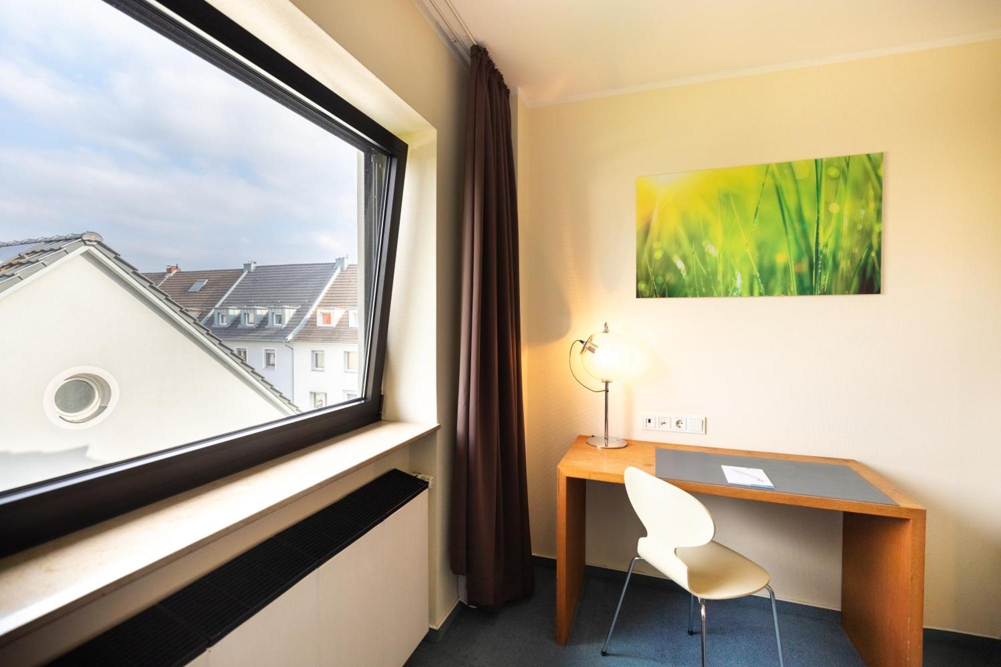 Select Hotel Silence Garden Koeln Esterno foto