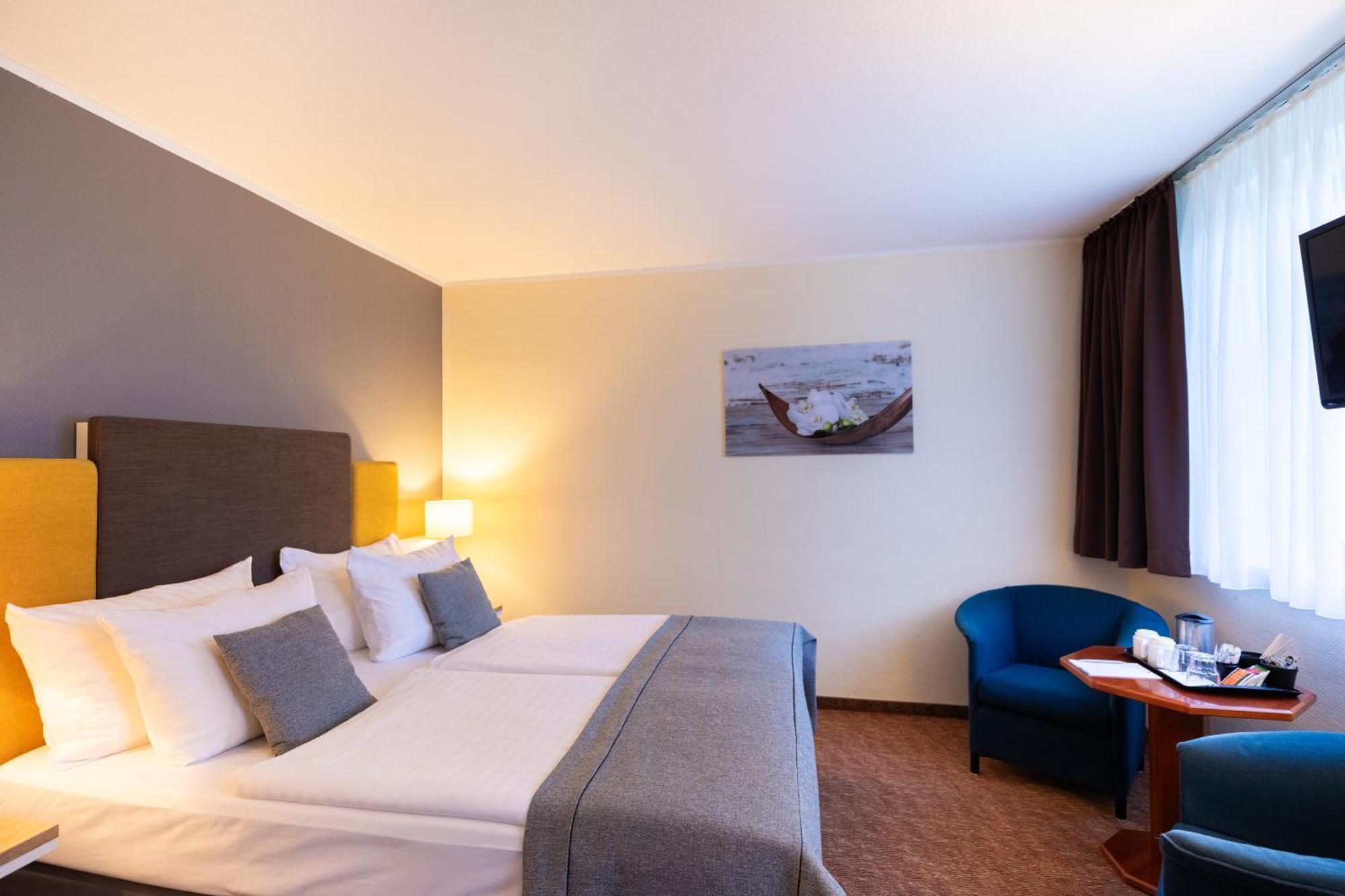 Select Hotel Silence Garden Koeln Esterno foto
