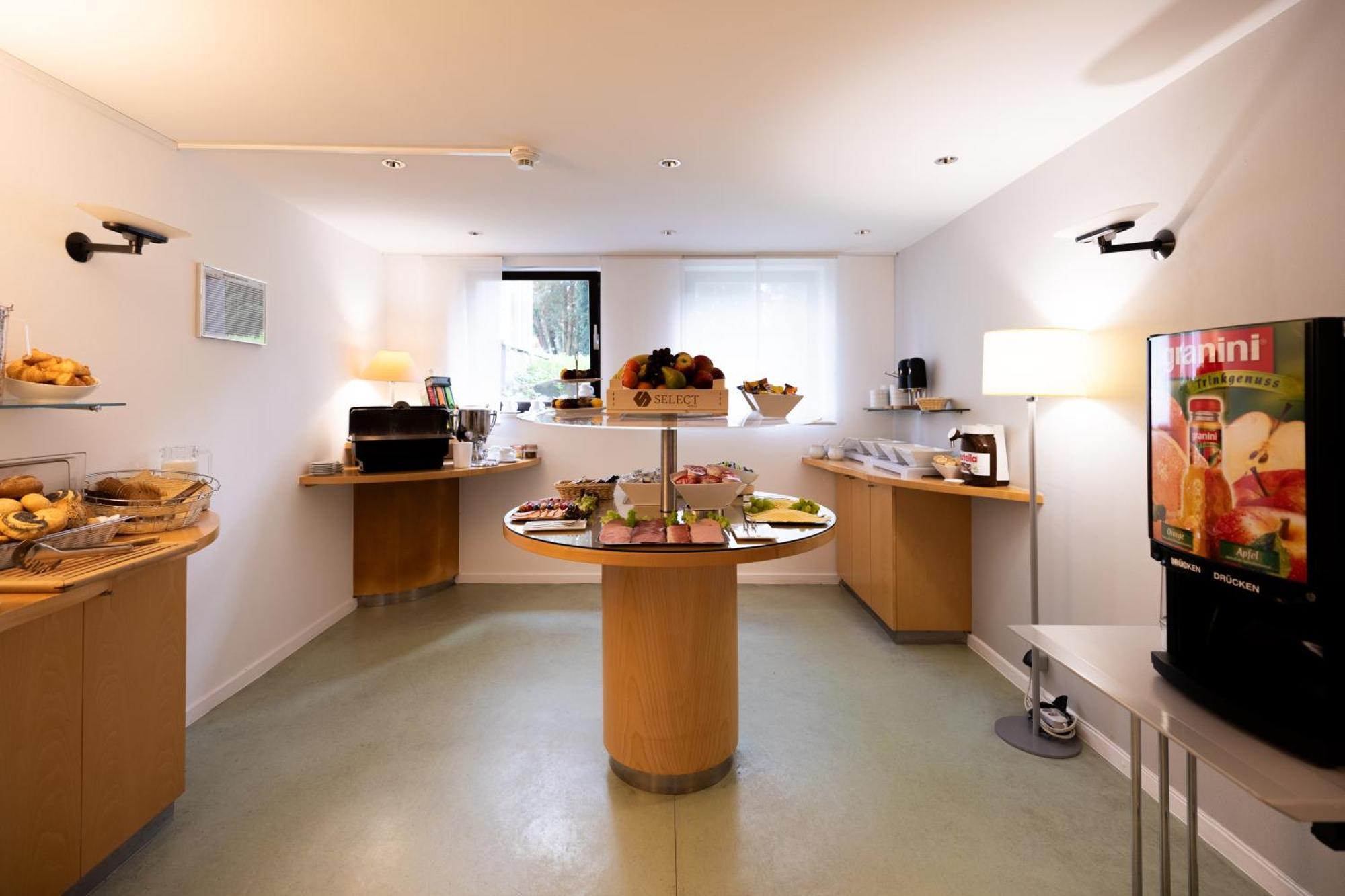 Select Hotel Silence Garden Koeln Esterno foto