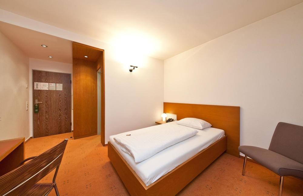 Select Hotel Silence Garden Koeln Esterno foto