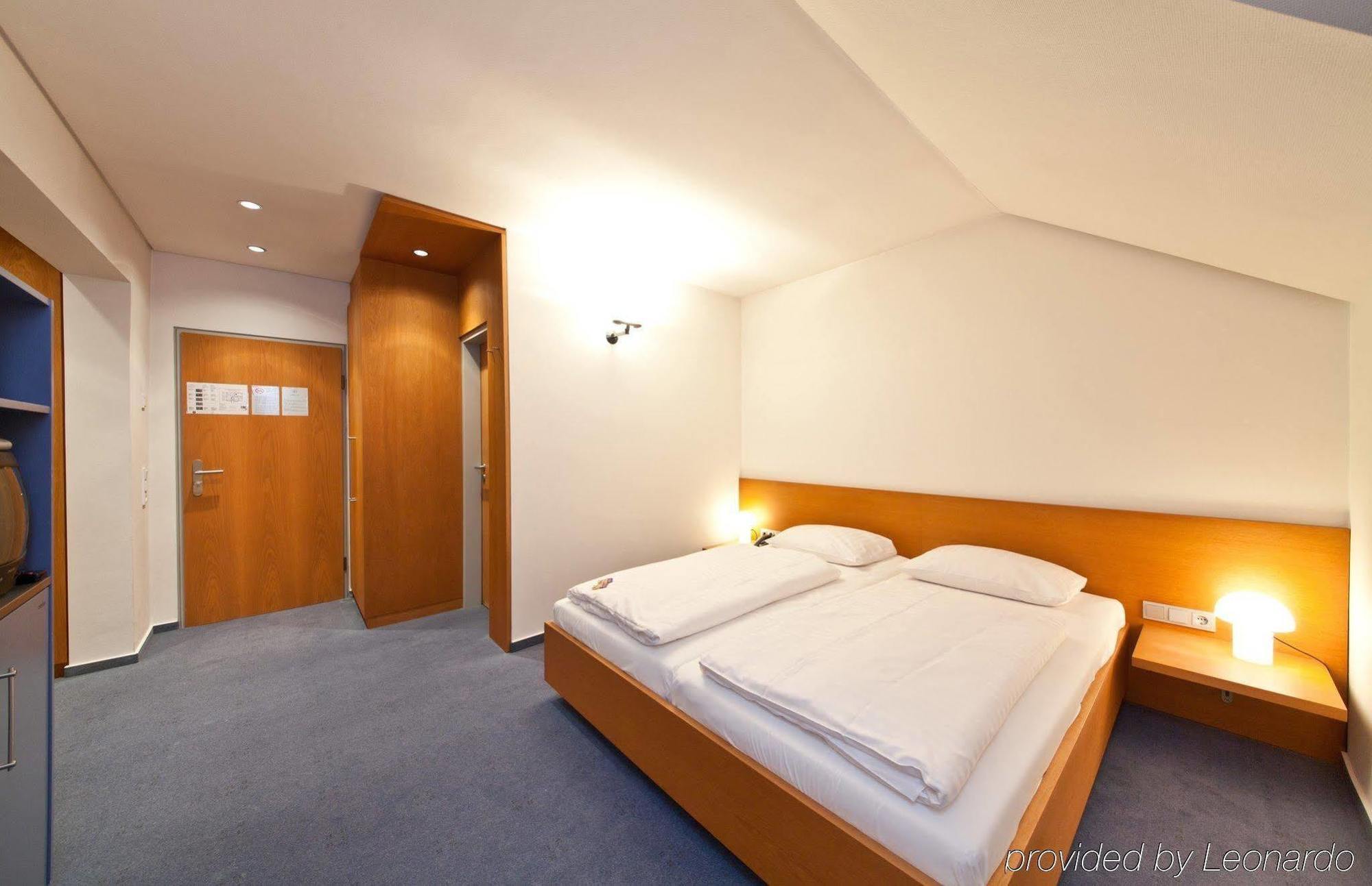 Select Hotel Silence Garden Koeln Esterno foto